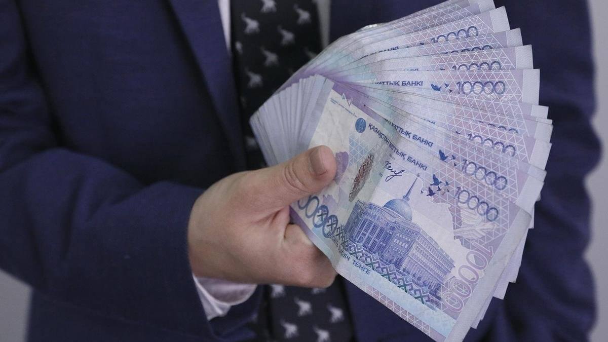 Чиновники растаскивают по карманам антиковидный бюджет
