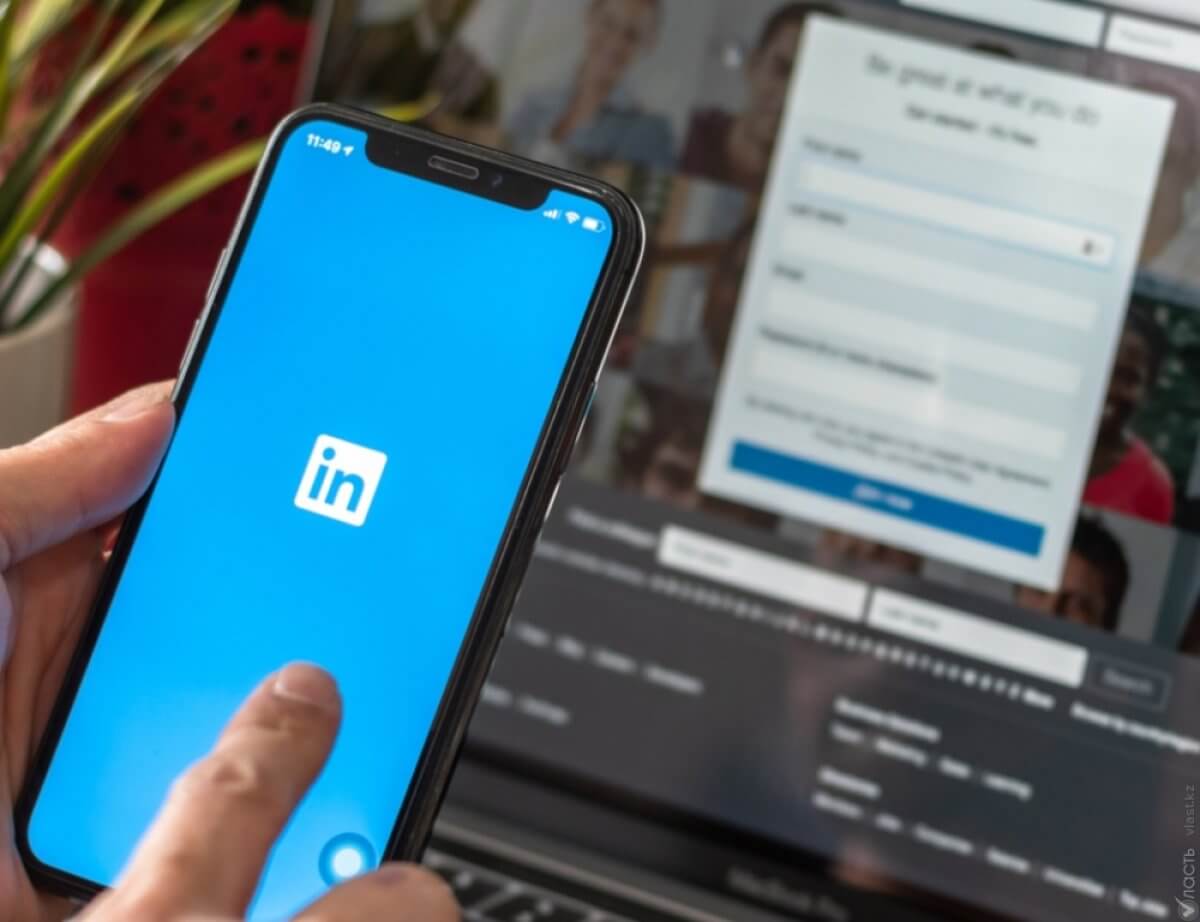 Почему в Казахстане заблокировали соцсеть Linkedin