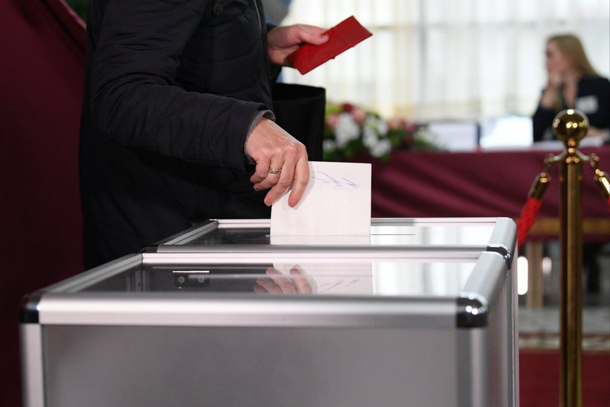 4 уголовника и 17 поддельных дипломов: кто в Казахстане рвется к власти?