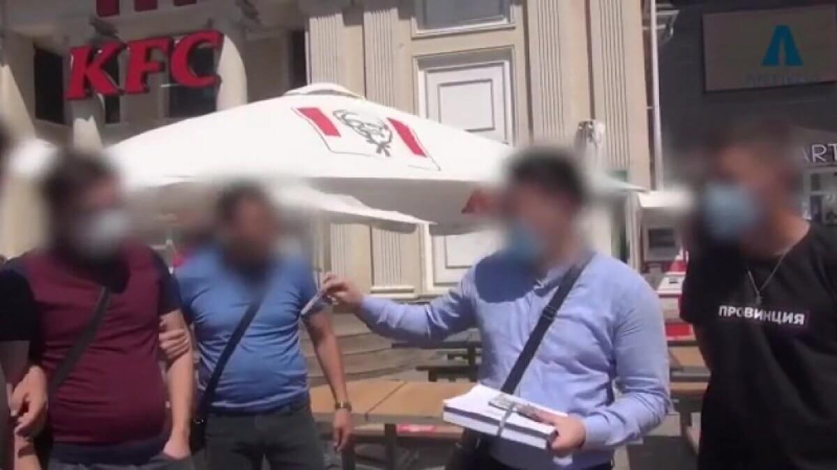 "Может договоримся?": сотрудники акимата в Алматинской области за взятки "закрывали глаза" на тои