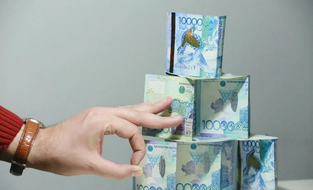 Девальвация в Казахстане: о слабости тенге и политике Нацбанка