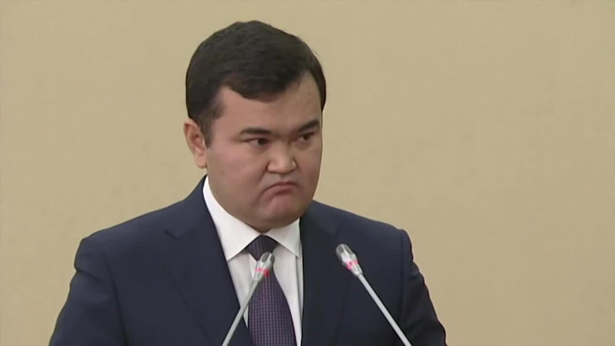 Подчиненный Жениса Касымбека гуляет!