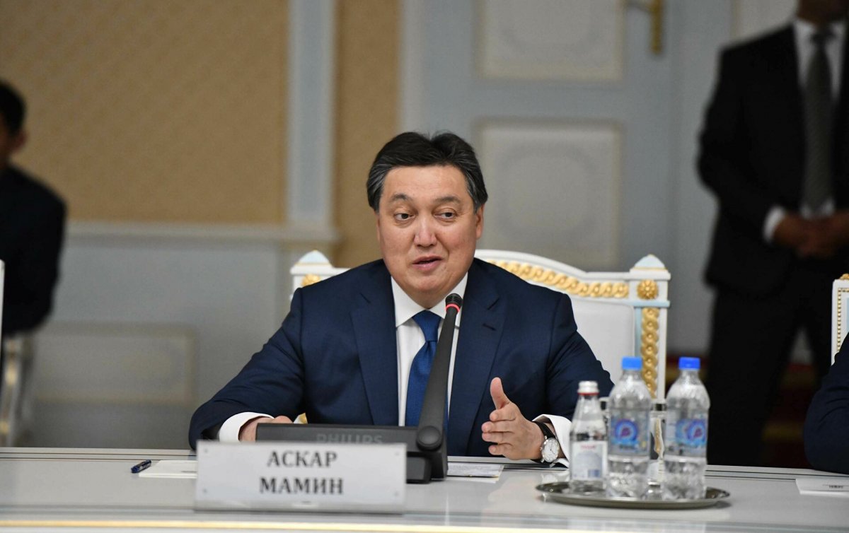 Аскар Мамин ежедневно ходит на работу. Где теперь обитает экс-премьер?