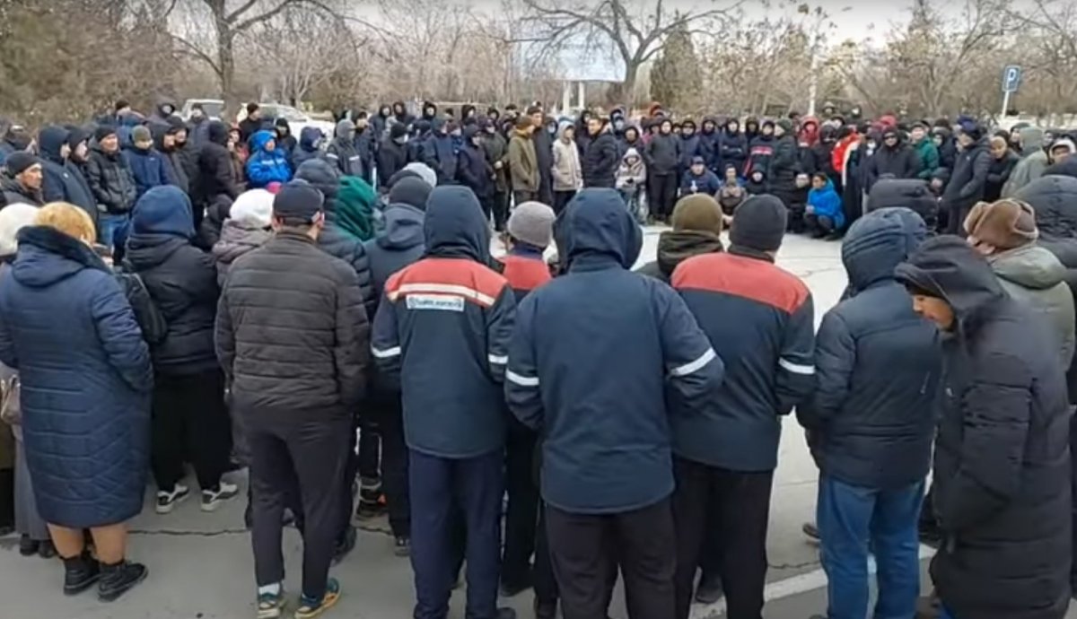 Довели до крайности: тысячи безработных Жанаозена выдвинули требования к власти