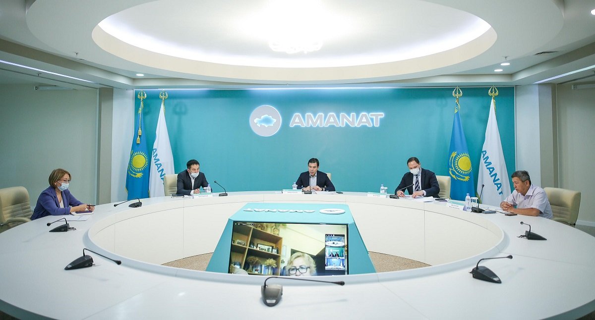 Проблему дефицита сахара рассмотрели в партии «AMANAT»