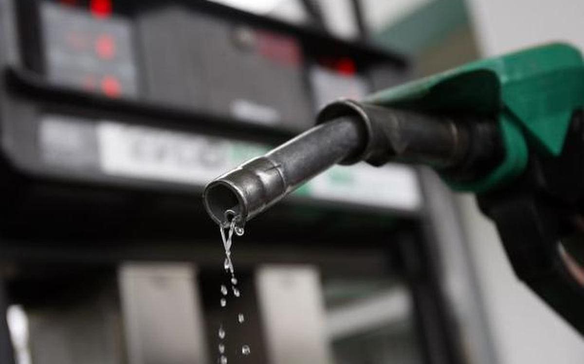 «Найти невозможно»: алматинские водители жалуются на дефицит дизтоплива