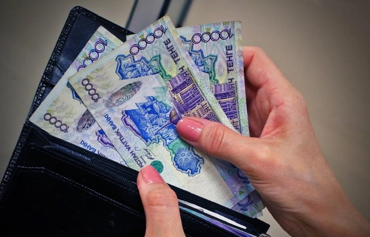 Насколько «чистая» зарплата в Казахстане – рейтинг