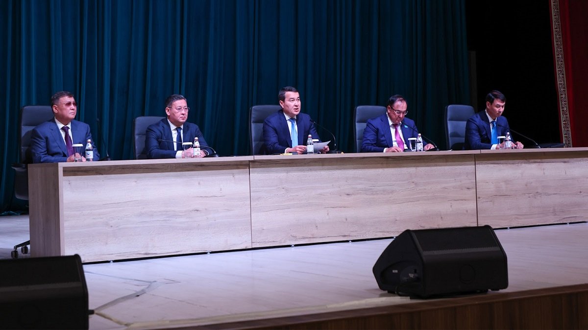 Алихан Смаилов дал поручения новому акиму Туркестанской области