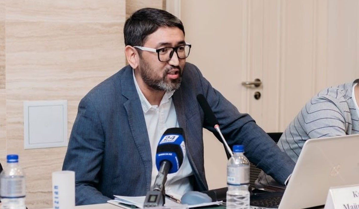 «Связи не помогут»: политолог рассказал, как в Казахстане развивают меритократию