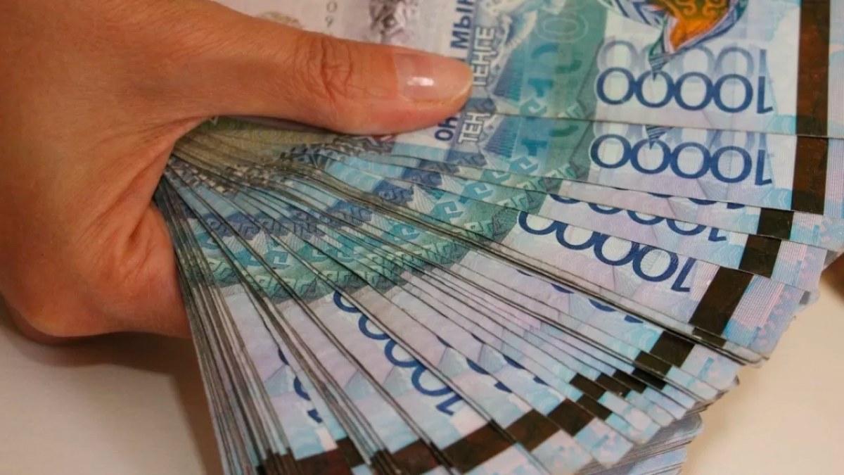 1,4 млн тенге пришлось вернуть чиновнице в бюджет