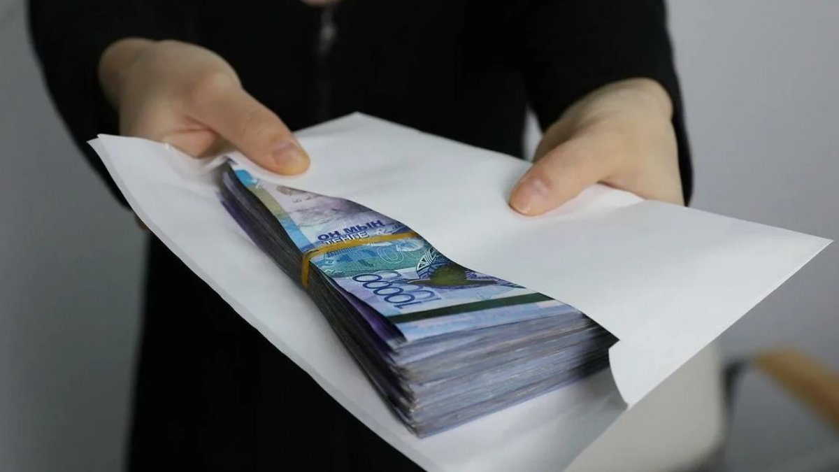 Чиновник брал взятки ради ставок в ЗКО