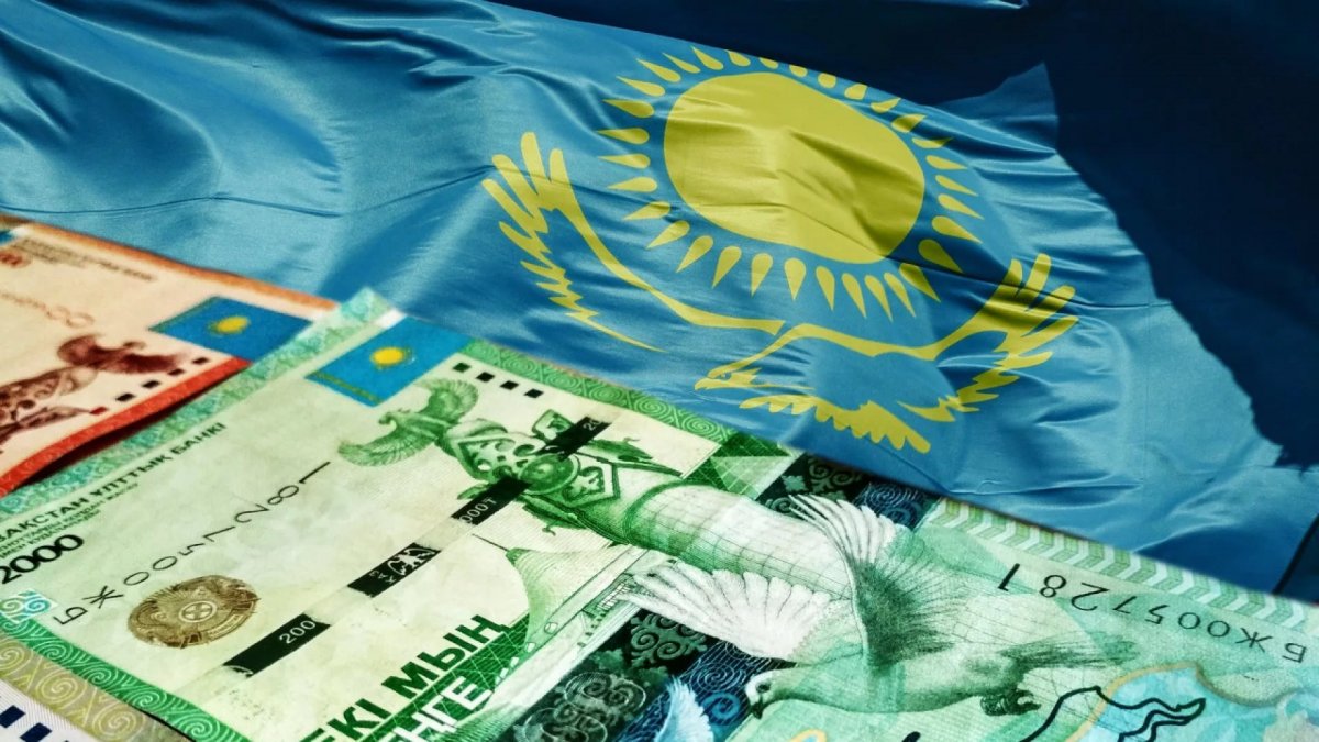 Правительство регулярно лезет в Нацфонд, при этом растет и внешний долг