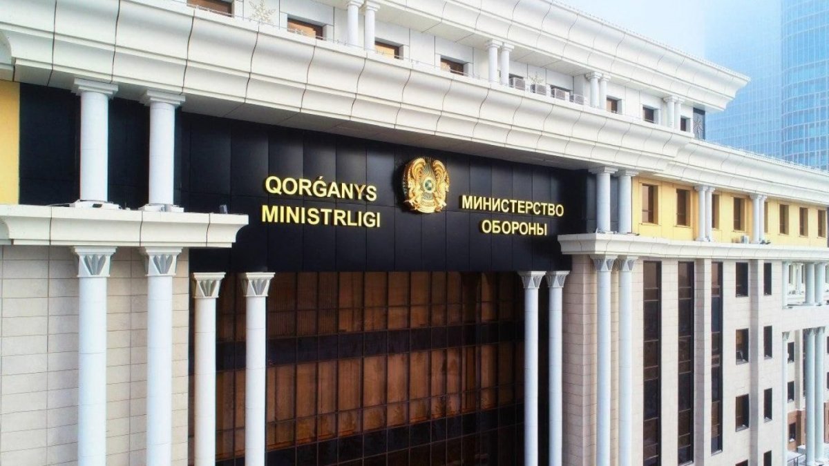 Токаев уволил первого замминистра обороны