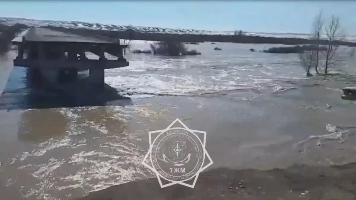 Мост обрушился в Абайской области