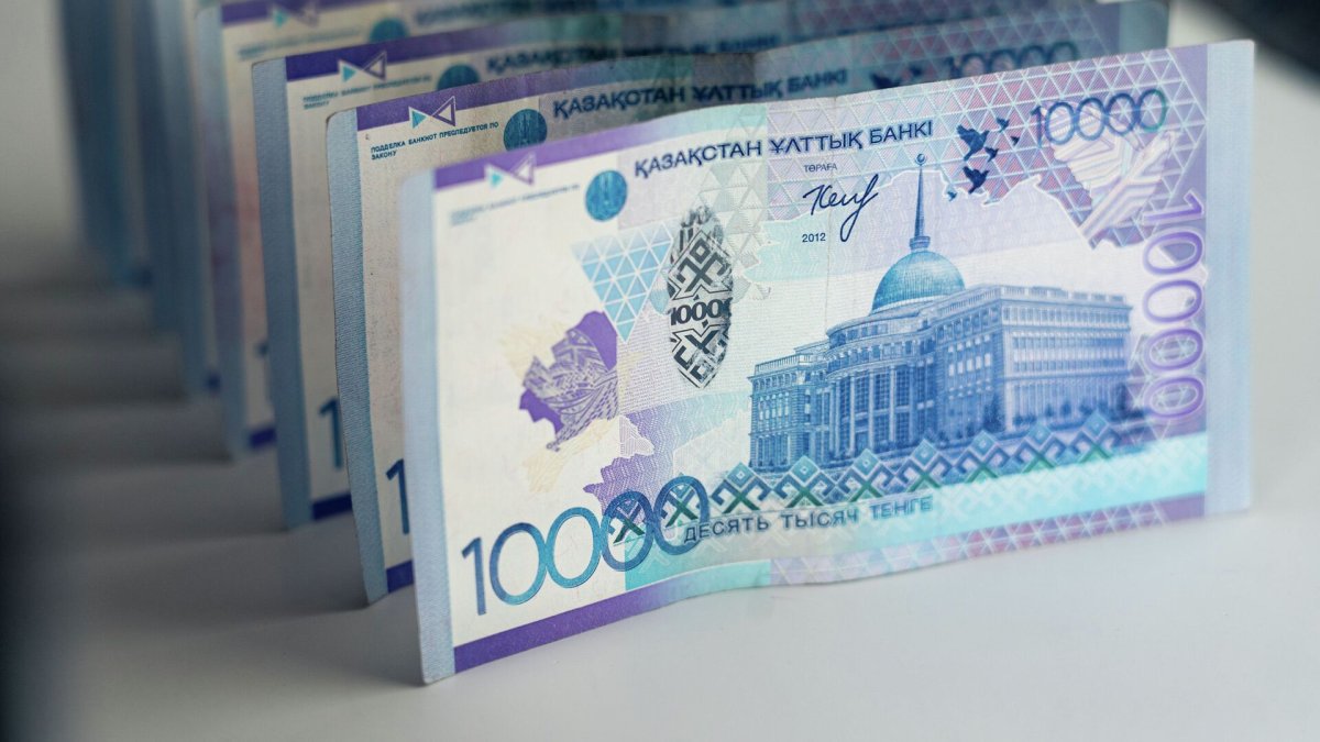 Чиновник отобрал у сотрудников премии на 5,5 миллиона и получил срок