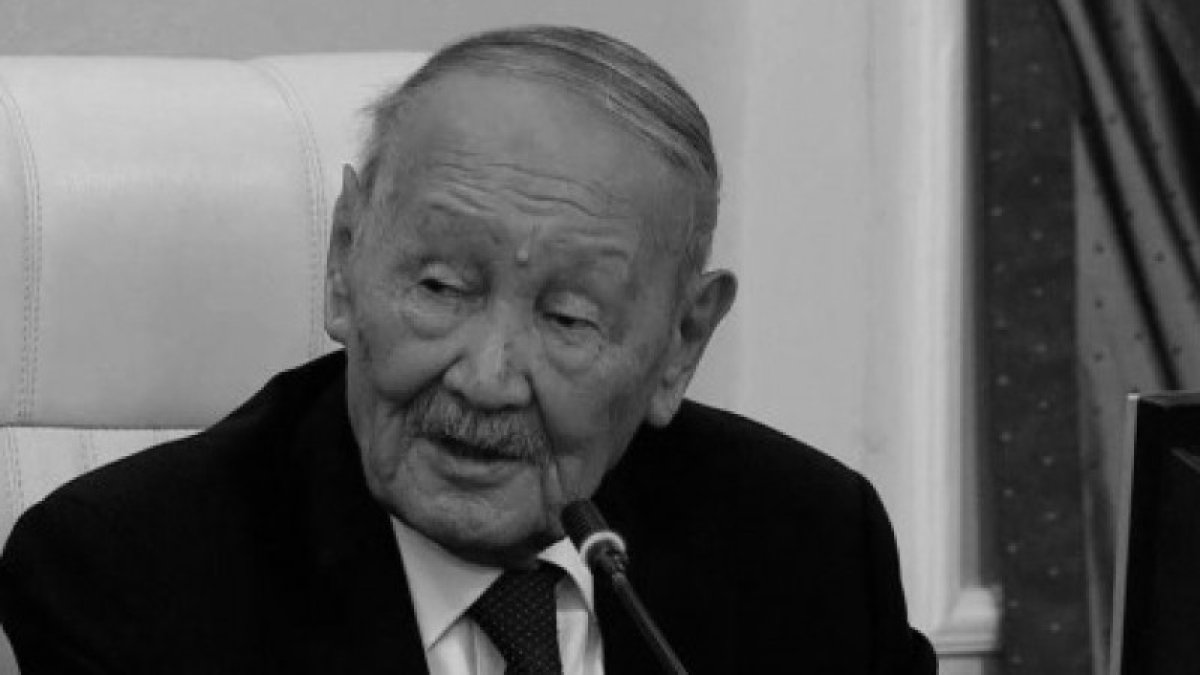 Президент выразил соболезнования семье абаеведа Мекемтаса Мырзахметулы