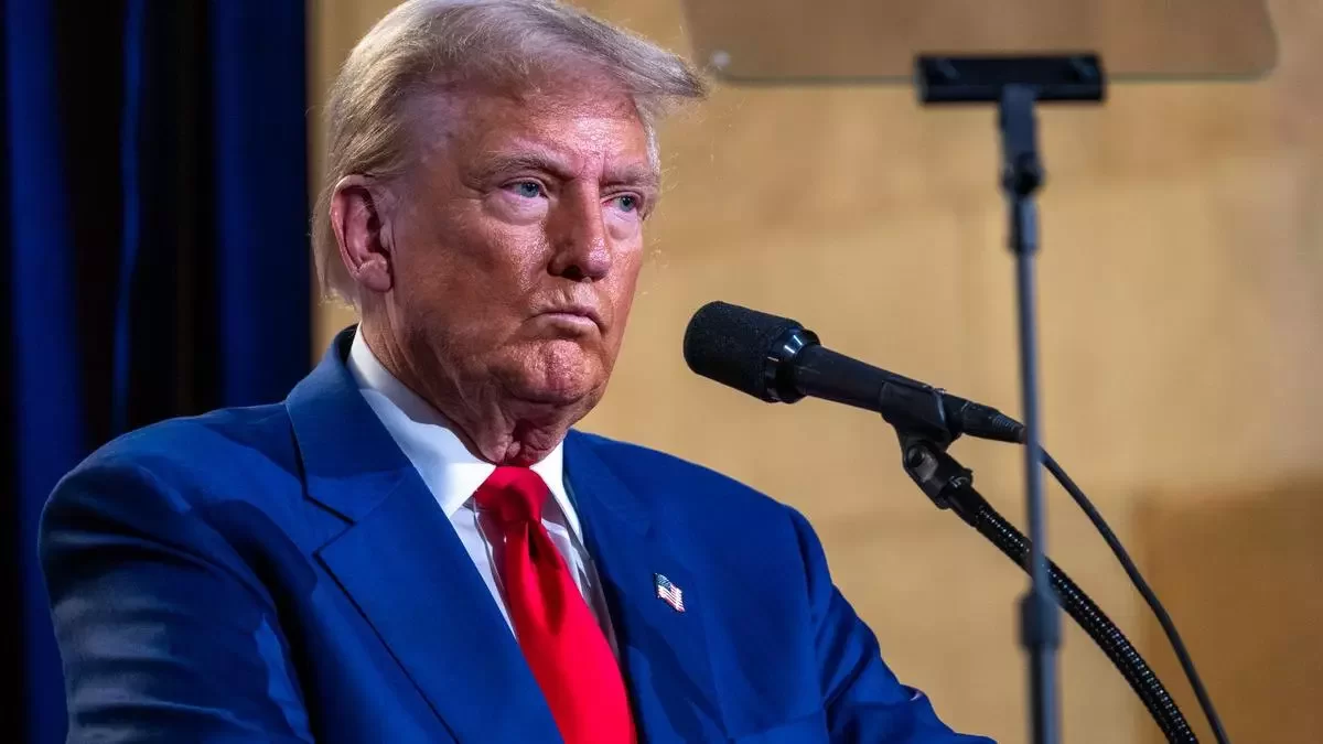 Трамп пригрозил России новыми санкциями и призвал завершить войну "легким" путем
