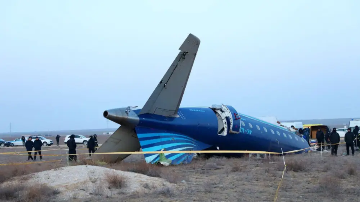 Крушение самолета AZAL близ Актау: опубликованы предварительные результаты расследования