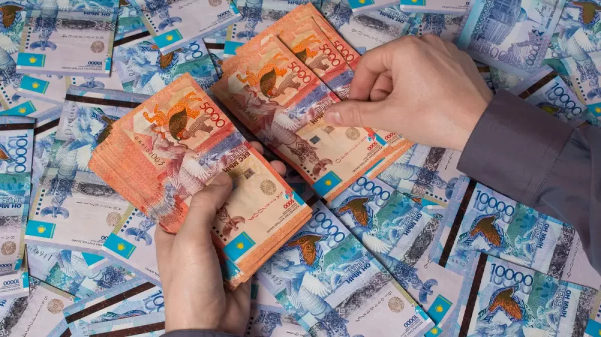 В Казахстане поднимут налог при высоких зарплатах: озвучен порог